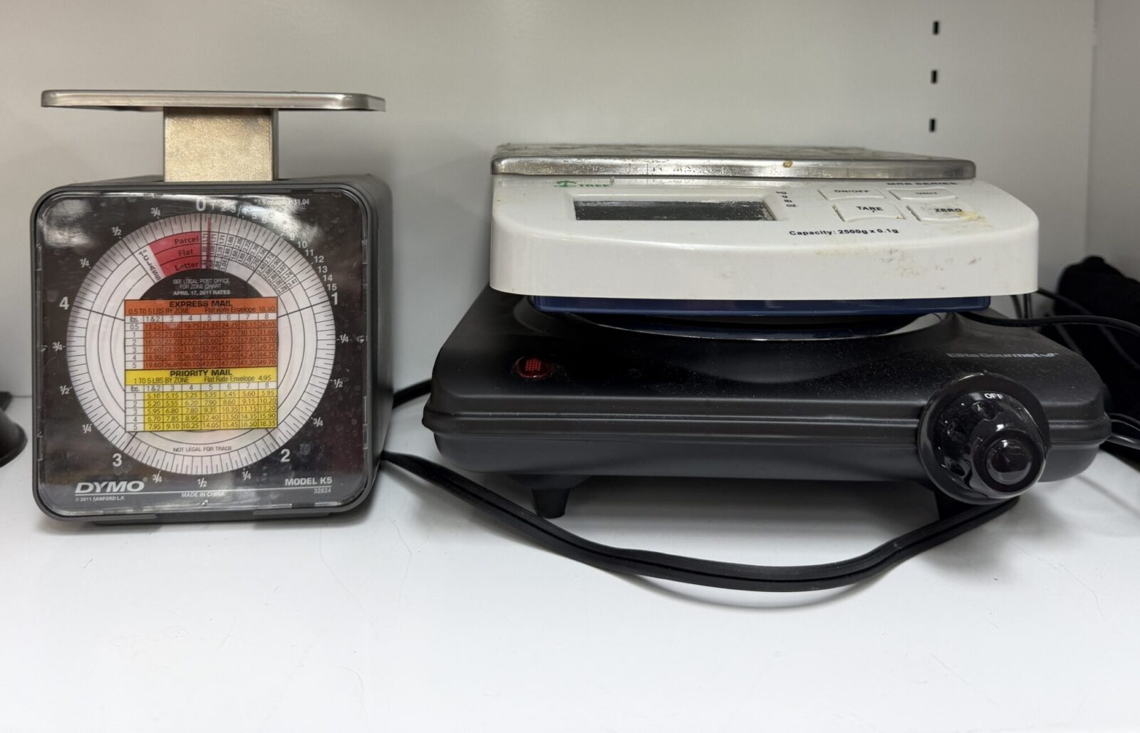 Scales and hotplate located in 2109 above the sink at the back of the room