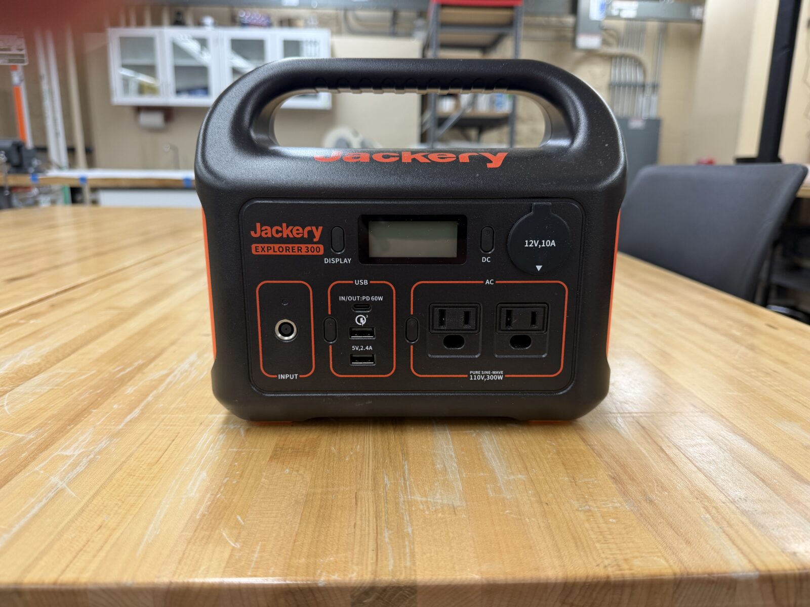 Portable Power Jack: The lab has access to a portable power jack that can be used when low amounts of power are needed in locations without an outlet. Please talk to a TA if you need access.
